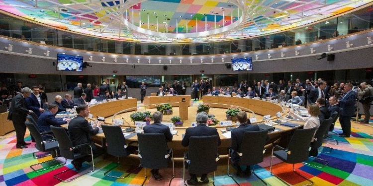 epaselect epa05934995 General view during special European Summit in Brussels, Belgium, 29 April 2017. EU leaders at the special European Council meeting of the 27 remaining member countries unanimously adopted the guidelines for negotiations with the United Kingdom following their so-called 'Brexit' referendum and triggering the Article 50 in March to leave the European Union. EPA/OLIVIER HOSLET