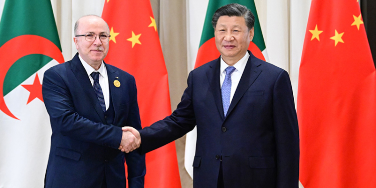 新华社照片，利雅得，2022年12月9日
    习近平会见阿尔及利亚总理阿卜杜拉赫曼
    当地时间12月9日晚，国家主席习近平在利雅得会见阿尔及利亚总理阿卜杜拉赫曼。
    新华社记者 岳月伟 摄