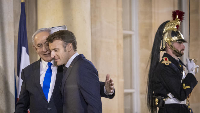 Emmanuel Macron, président de la république, accueille le Premier ministre israelien Benyamin Netanyahou au Palais de l’Elysée à Paris, jeudi 2 février 2023 - 2023©Jean-Claude Coutausse pour Le Monde