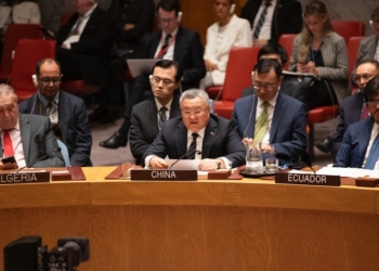 ÐÂ»ªÉçÕÕÆ¬£¬ÁªºÏ¹ú£¬2024Äê10ÔÂ2ÈÕ
    10ÔÂ2ÈÕ£¬ÔÚÎ»ÓÚÅ¦Ô¼µÄÁªºÏ¹ú×Ü²¿£¬ÖÐ¹ú³£×¤ÁªºÏ¹ú´ú±í¸µ´Ï£¨Ç°ÖÐ£©ÔÚ°²Àí»áÖÐ¶«¾ÖÊÆ½ô¼±»áÒéÉÏ·¢ÑÔ¡£
    ÖÐ¹ú³£×¤ÁªºÏ¹ú´ú±í¸µ´Ï2ÈÕÔÚ°²Àí»á½ô¼±ÉóÒéÀèÒÔ¾ÖÊÆÊ±±íÊ¾£¬µ±Ç°ÐÎÊÆÏÂÁªºÏ¹ú°²Àí»áÓÐ±ØÒª½ô¼±²ÉÈ¡ÐÐ¶¯£¬ÍÅ½áÒ»ÖÂÌá³öÃ÷È·ÎÞÎóµÄÒªÇó£¬±ØÐëÔÚ¼ÓÉ³Á¢¼´ÊµÏÖÍ£»ð£¬±ØÐëÍÆ¶¯ÀèÒÔ¾ÖÊÆÁ¢¼´½µÎÂ¡¢Í£Ö¹±©Á¦Ñ­»·£¬±ØÐëÈ«Á¦·ÀÖ¹Õ½ÊÂÂûÑÓ£¬±ØÐëÍÆ¶¯ÓÐ¹Ø¸÷·½»Øµ½ÕþÖÎºÍÍâ½»½â¾öµÄ¹ìµÀ¡£
    ÐÂ»ªÉç¼ÇÕß Ð»ïÉ Éã