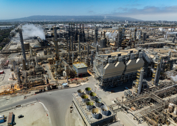 LOS ANGELES, CA - JUNE 15: An aerial of the Torrance Refining Company on Monday, June 15, 2026, in Torrance, CA. Despite an agreement to end the Iran war and open the Strait of Hormuz announced Sunday, high oil, gasoline prices, and energy supply problems won’t be solved overnight. (Kayla Bartkowski / Los Angeles Times)