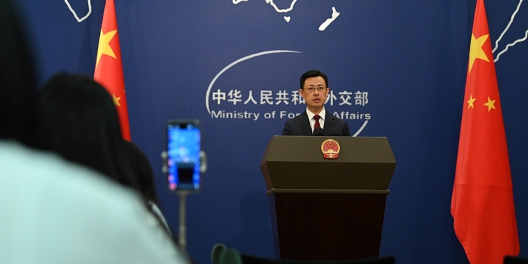 28 September 2026, China, Peking: Guo Jiakun, a spokesperson for the Chinese Ministry of Foreign Affairs, speaks at the daily press conference. Beijing has reacted cautiously to remarks by the U.S. ambassador to China regarding an alleged offer by U.S. President Trump to sell weapons to Chinese President Xi. China is strengthening its defense capabilities based on its own needs, said Foreign Ministry spokesperson Guo Jiakun in Beijing. Photo by: Johannes Neudecker/picture-alliance/dpa/AP Images